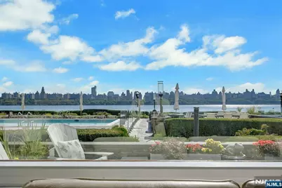 9 Somerset Lane 107 #107, Edgewater, NJ 07020 - Photo 1