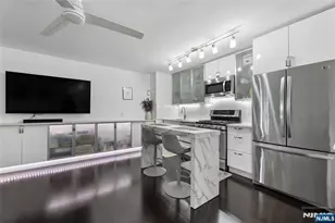 6040 Blvd East 30N, West New York, NJ 07093 - Photo 21