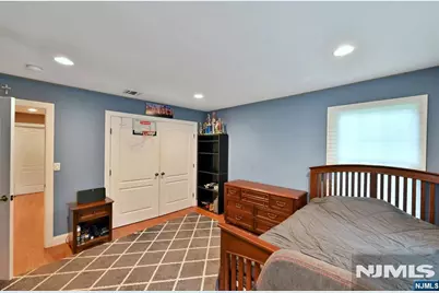 254 Wilson Avenue, Paramus, NJ 07652 - Photo 19