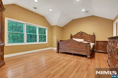 254 Wilson Avenue, Paramus, NJ 07652 - Photo 25