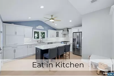 266 Wayne Avenue, River Edge, NJ 07661 - Photo 5