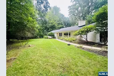 573 Kiowa Drive, Franklin Lakes, NJ 07417 - Photo 3