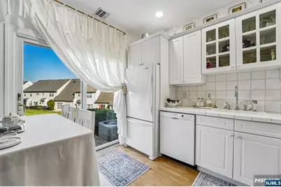 136 Cambridge Drive 1102 #1102, Nutley, NJ 07110 - Photo 11