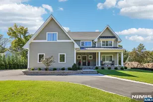 44 Peterson Pl, Mahwah, NJ 07430 - Photo 1