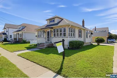 8-02 Henderson Boulevard, Fair Lawn, NJ 07410 - Photo 5