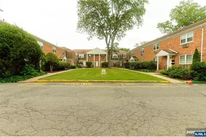 131 Fort Lee Road 131B #131B, Teaneck Township, NJ 07666 - Photo 1