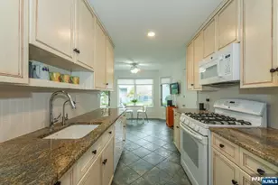 25 Braeburn Dr, Washington Township, NJ 07676 - Photo 7
