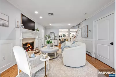70 Saxonia Avenue, Wyckoff Township, NJ 07481 - Photo 5