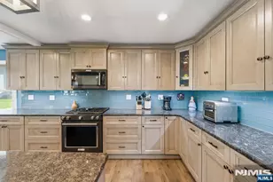 51 Princeton Terrace, Oakland, NJ 07436 - Photo 17