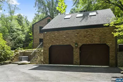 44 W Hill Road, Woodcliff Lake, NJ 07677 - Photo 31