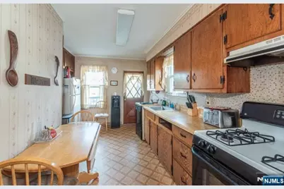 19 Whittlesey Avenue, West Orange Township, NJ 07052 - Photo 11