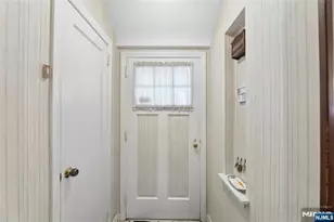 11-04 Harrison Dr, Fair Lawn, NJ 07410 - Photo 9