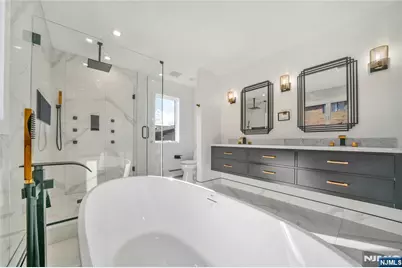 428 6th Street A #A, Palisades Park, NJ 07650 - Photo 29