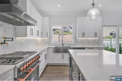 428 6th Street A #A, Palisades Park, NJ 07650 - Photo 17