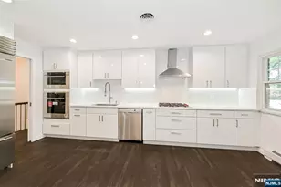 39 Hickory St, Englewood Cliffs, NJ 07632 - Photo 11