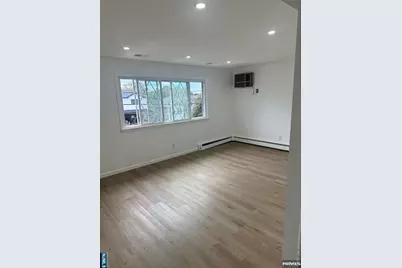 739 Lake Avenue, Lyndhurst Township, NJ 07071 - Photo 5
