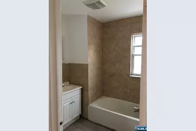 25 Glen Street 2 #2, Cliffside Park, NJ 07010 - Photo 13