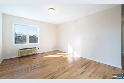 448 Palisade Avenue, Cliffside Park, NJ 07010 - Photo 5