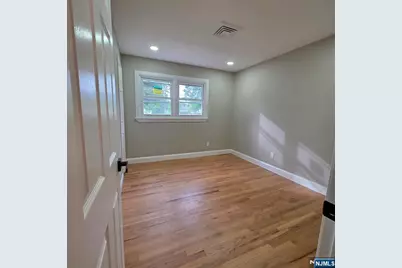 482 Tulane Court, Paramus, NJ 07652 - Photo 3