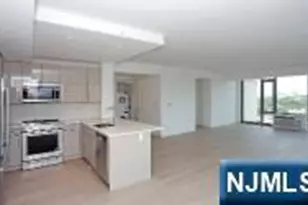 1 Towne Centre Dr Ph10, Cliffside Park, NJ 07010 - Photo 5