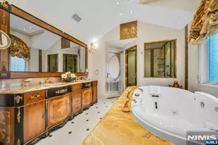 1088 Dearborn Rd, Fort Lee, NJ 07024 - Photo 35