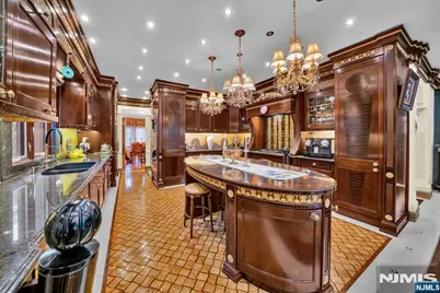 1088 Dearborn Road, Fort Lee, NJ 07024 - Photo 13