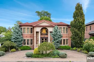 1088 Dearborn Rd, Fort Lee, NJ 07024 - Photo 1
