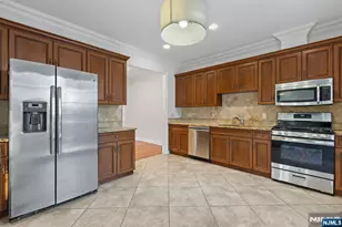 22 Cobblestone Way, Tenafly, NJ 07670 - Photo 5