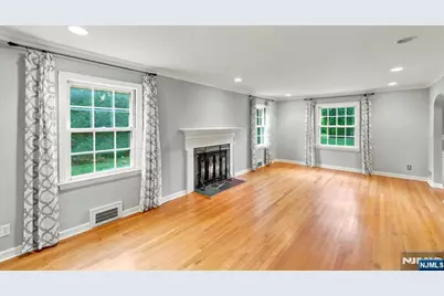 49 Highland Road, Glen Rock, NJ 07452 - Photo 3