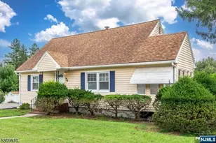 74 Pine St, Verona, NJ 07044 - Photo 3