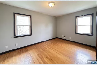 530 Lincoln Avenue, Ridgefield, NJ 07657 - Photo 11