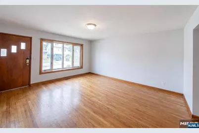 530 Lincoln Avenue, Ridgefield, NJ 07657 - Photo 23