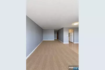 150 Overlook Avenue 8D #8D, Hackensack, NJ 07601 - Photo 3