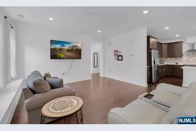 11 Veterans Way 121 #121, Morris Plains, NJ 07950 - Photo 5
