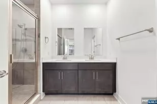 11 Veterans Way 121, Morris Plains, NJ 07950 - Photo 17