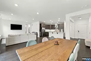 11 Veterans Way 121, Morris Plains, NJ 07950 - Photo 7