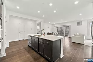 11 Veterans Way 121, Morris Plains, NJ 07950 - Photo 5
