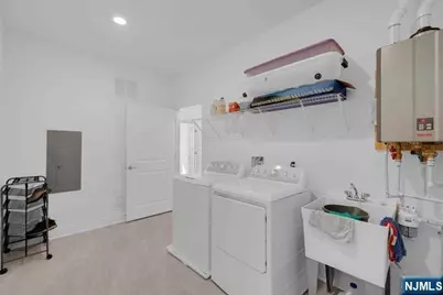 11 Veterans Way 121 #121, Morris Plains, NJ 07950 - Photo 19