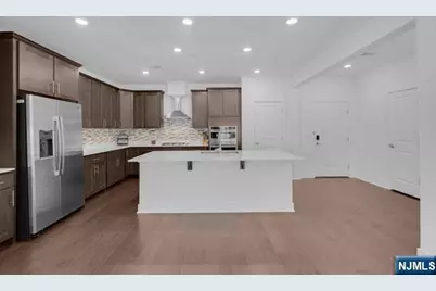 11 Veterans Way 121 #121, Morris Plains, NJ 07950 - Photo 21