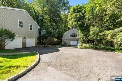 61 Charles Street, Allendale, NJ 07401 - Photo 25