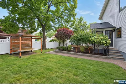 690 Ray Avenue, Ridgefield, NJ 07657 - Photo 31