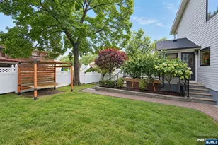 690 Ray Ave, Ridgefield, NJ 07657 - Photo 31