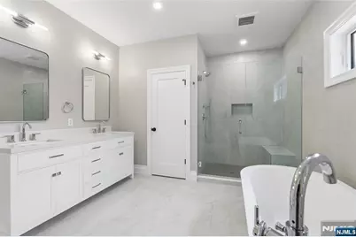 367 Johnson Avenue, Teaneck Township, NJ 07666 - Photo 47