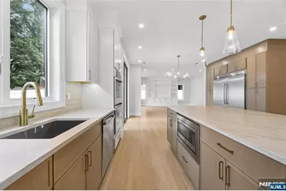 367 Johnson Avenue, Teaneck Township, NJ 07666 - Photo 15