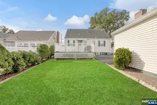 85 Catherine Ave, Saddle Brook Township, NJ 07663 - Photo 15