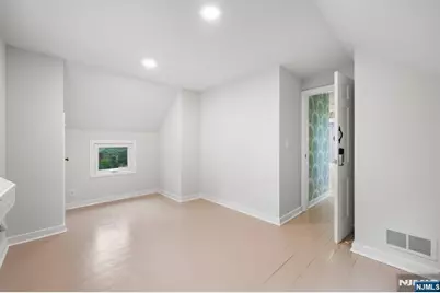 1187 Sussex Road, Teaneck Township, NJ 07666 - Photo 23