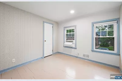 1187 Sussex Road, Teaneck Township, NJ 07666 - Photo 25