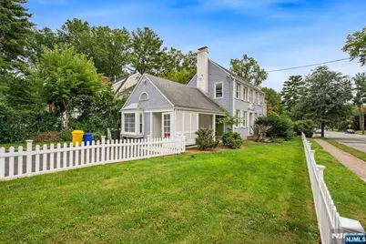 1187 Sussex Road, Teaneck Township, NJ 07666 - Photo 3