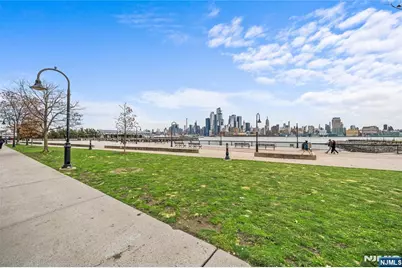 1000 Maxwell Lane 10G #10G, Hoboken, NJ 07030 - Photo 37
