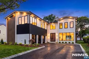 210 Hillcrest Dr, Paramus, NJ 07652 - Photo 1